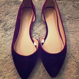 Burgundy Mossimo Size 6 velvet point flats